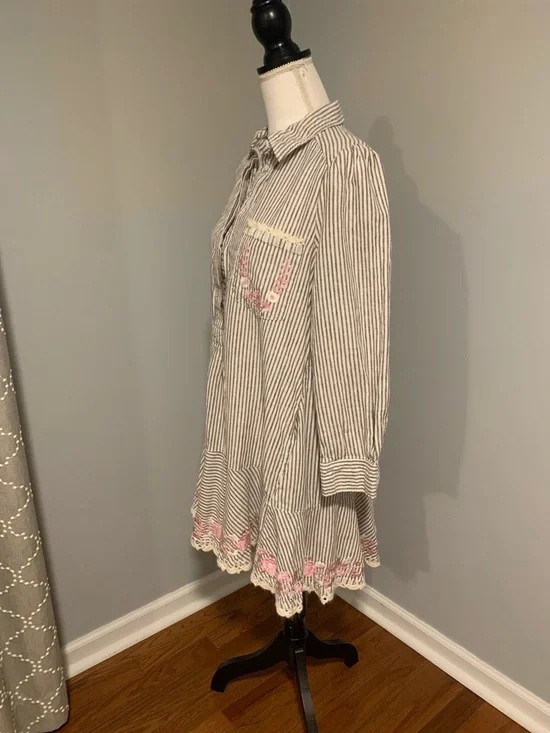 NWOT Tuckernut Dress - Picture 4 of 11